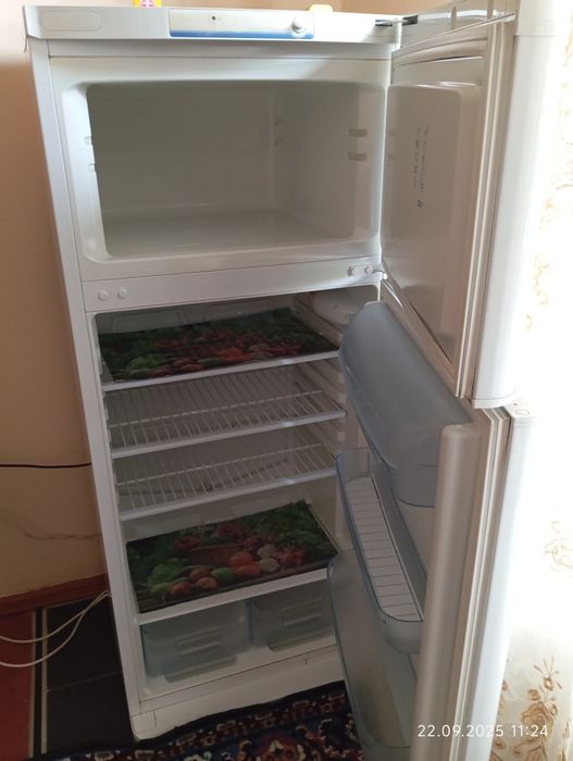 Холодильник INDESIT 249л б/у