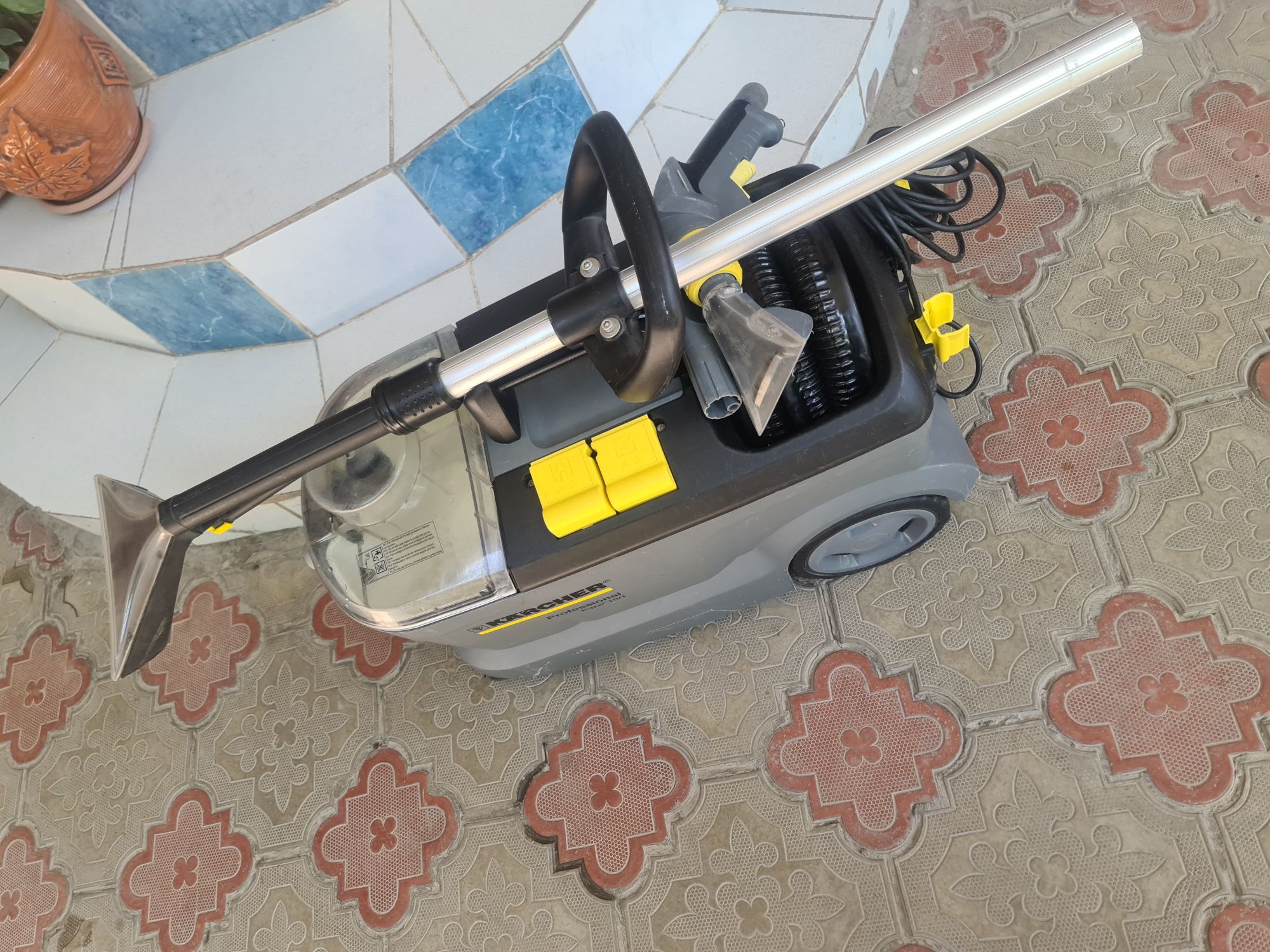 Karcher Puzzi 8/1