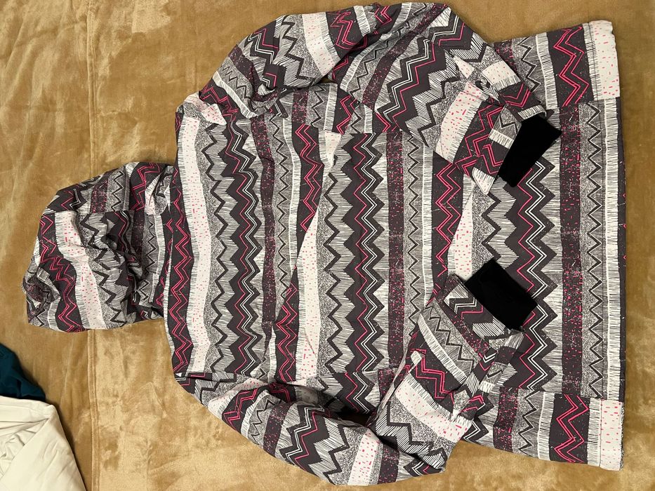 Дамски ски екип (долница+горница). Продава се и отделно