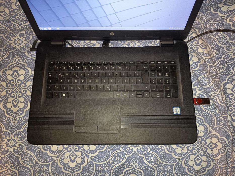 Laptop HP Pavilion 17, Core i3 6006u, 4gb ddr4, display  de 17,3 inch