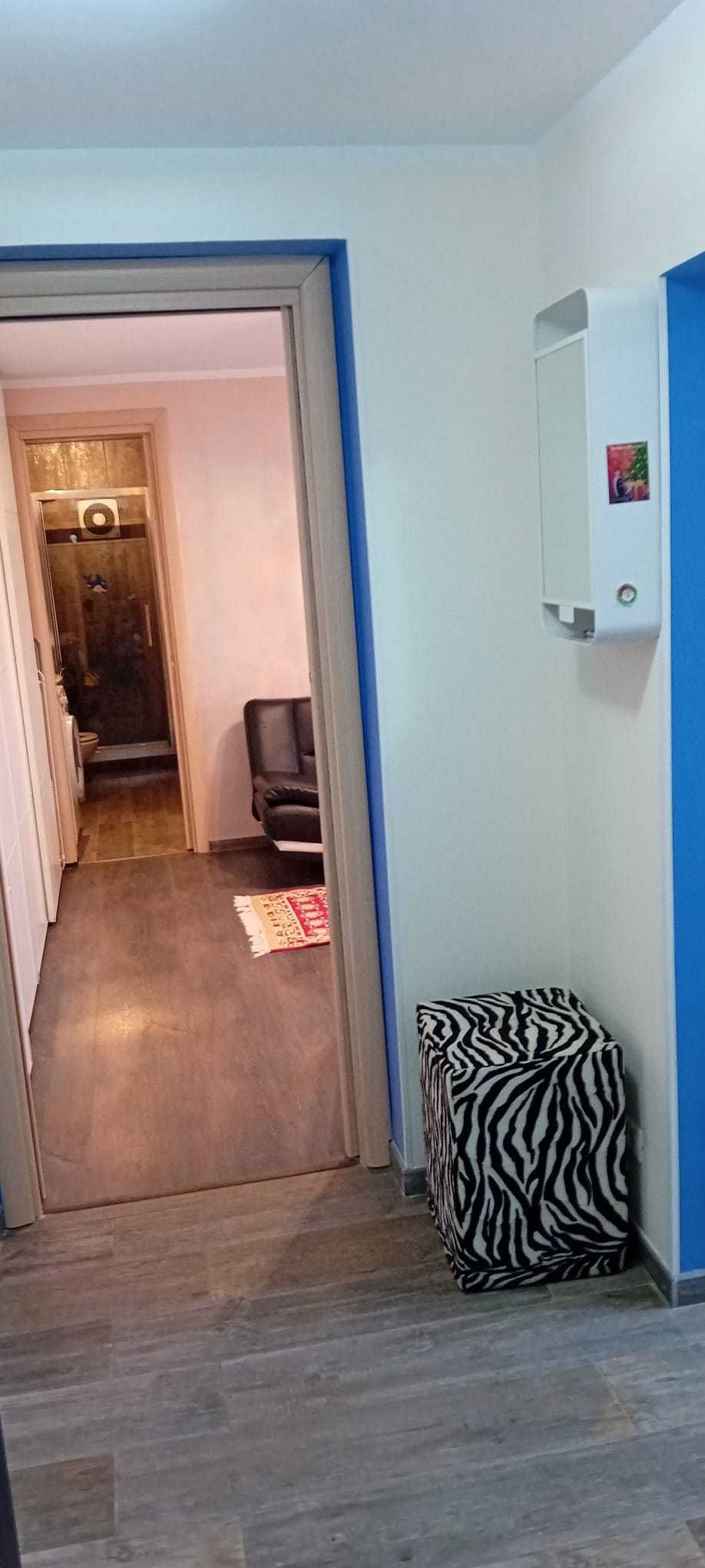 Închiriez apartament 2 camere zona Cornisa