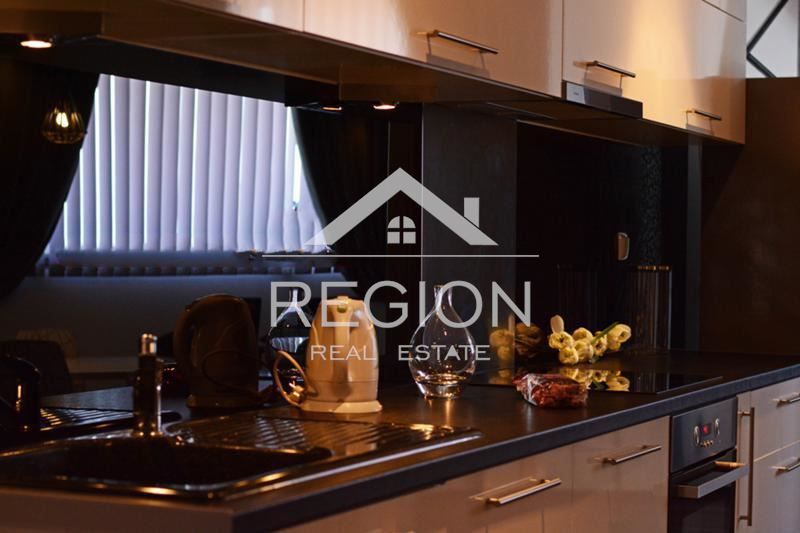 Дава се под наем Двустаен апартамент в Варна, м-т Траката - 67 кв.м за 663 € - Снимка #1