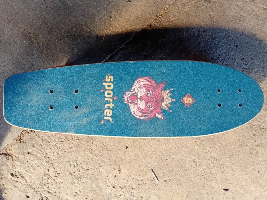 Vând skateboard nou