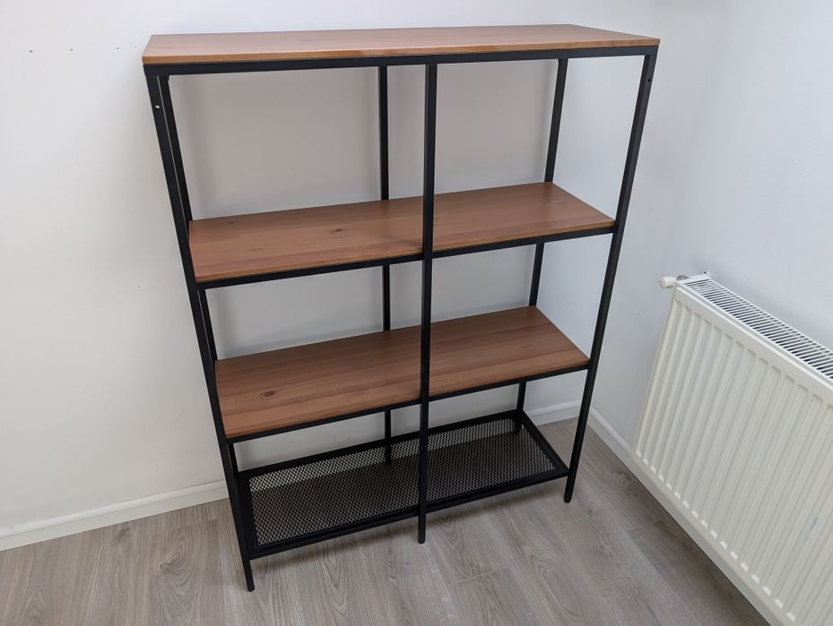 Etajeră IKEA Fjallbo lemn masiv în stare perfectă