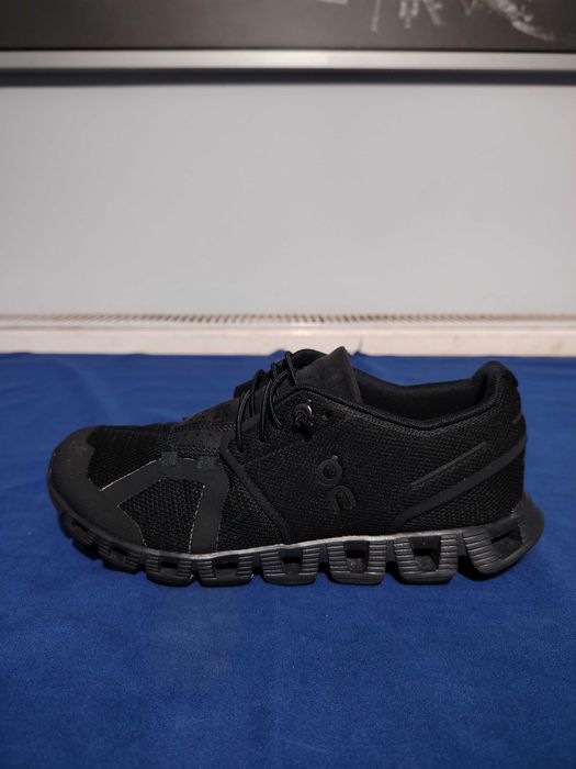 O N Running Cloud adidași alergare, mărimea 37, interior 23,5 cm