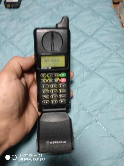 Vând tel foarte vechi pt colecție