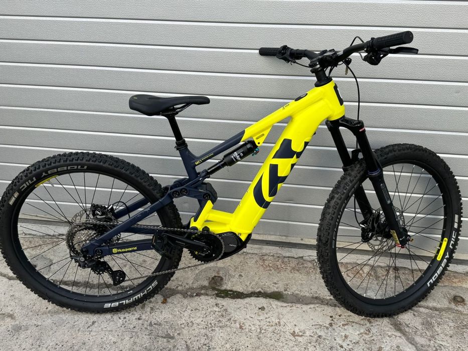 Bicicleta  electrica full-suspension S