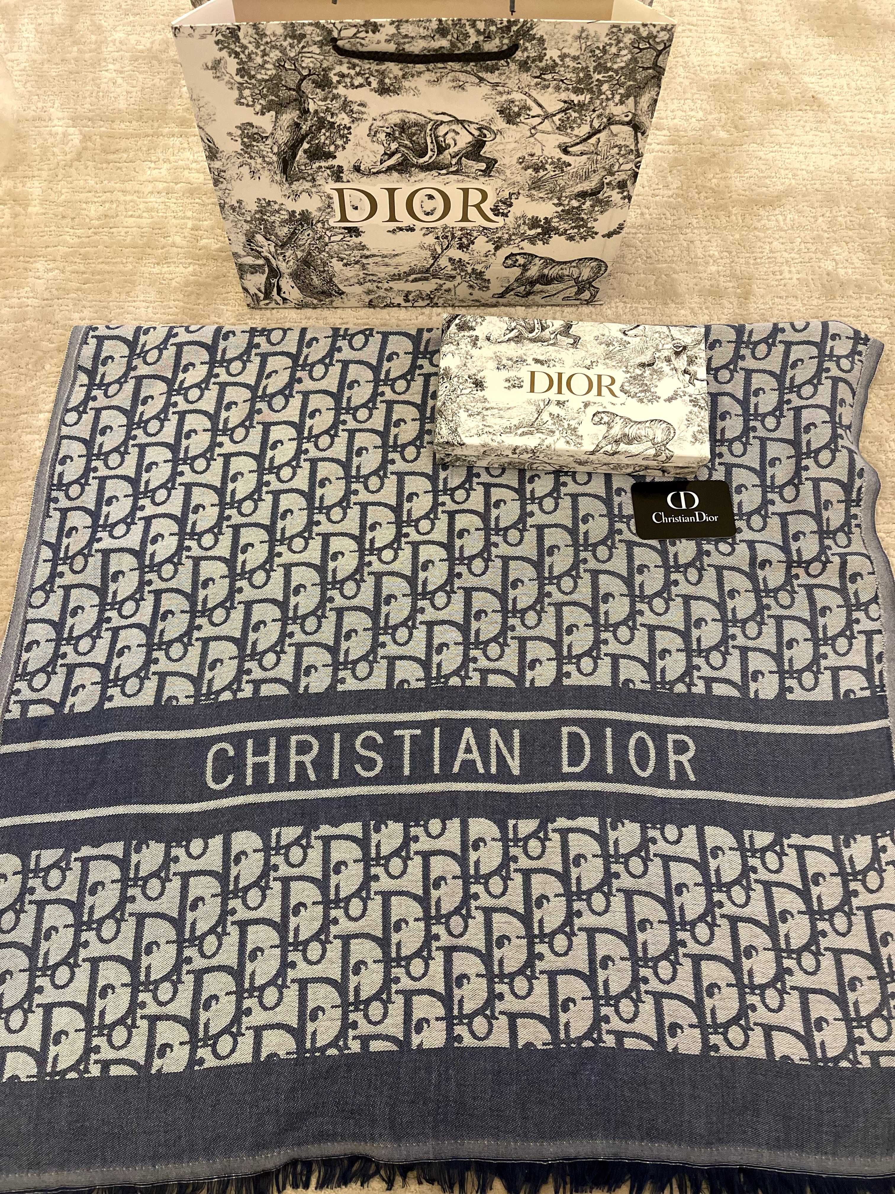 Esarfa Christian Dior gri