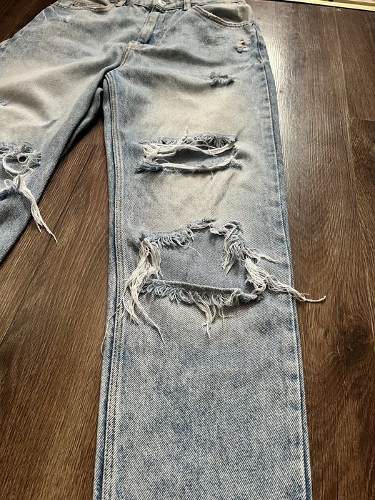 Blugi Bershka albastru deschis