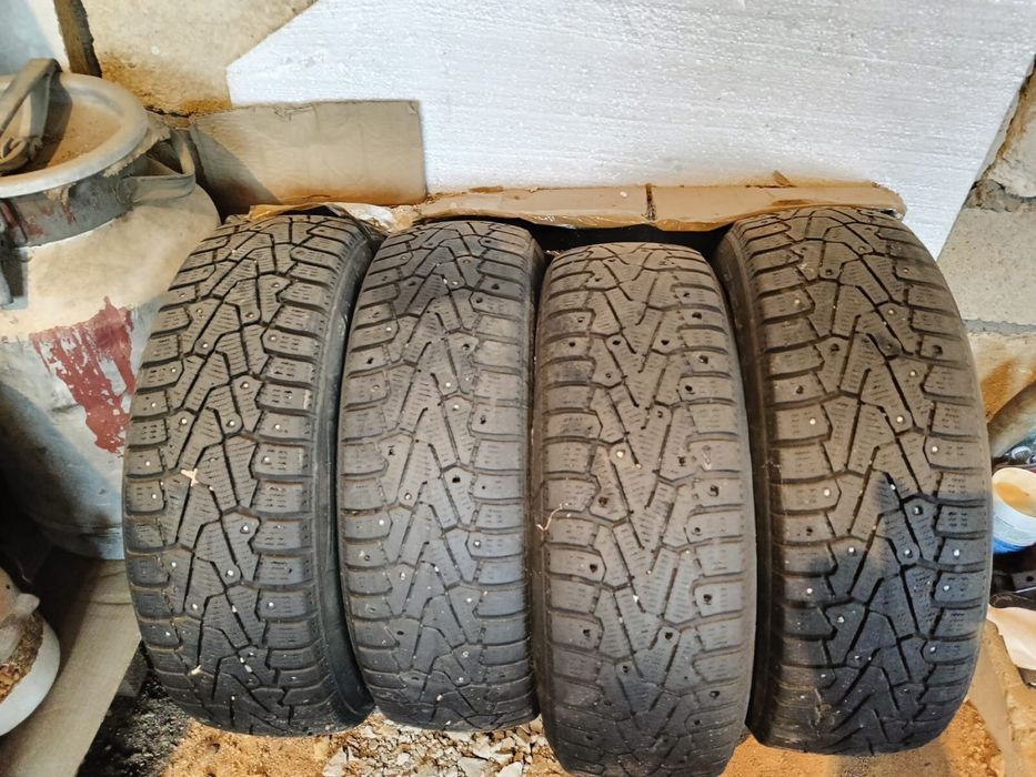 Продам Шины зимние