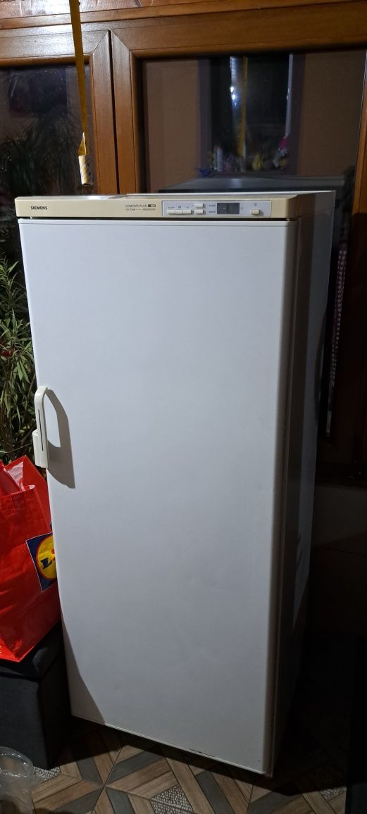 Vând congelator 5 sertare