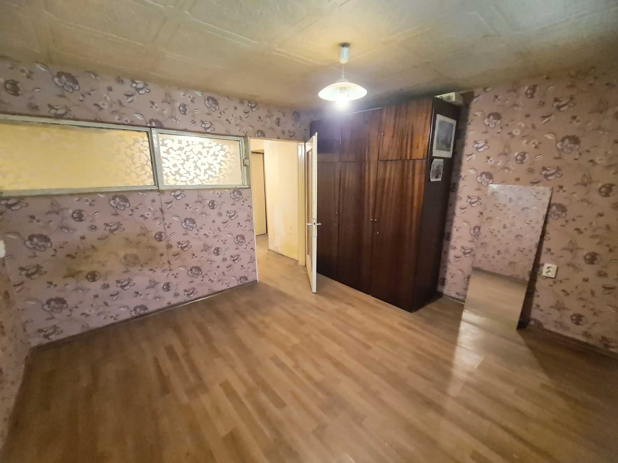 Продава Редута едностаен, за ремонт