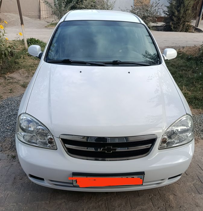 Автомобиль. Ласетти.