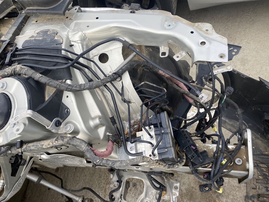 Lonjeron stânga față Audi A4 B9