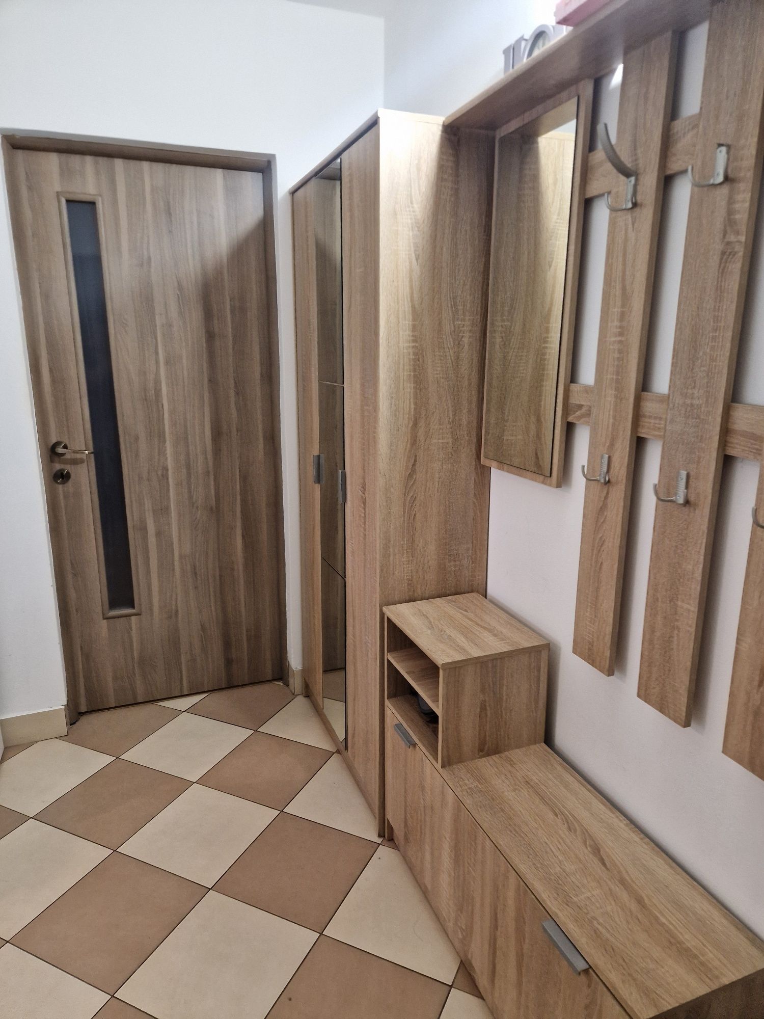 Apartament 2 camere str . Colibitei