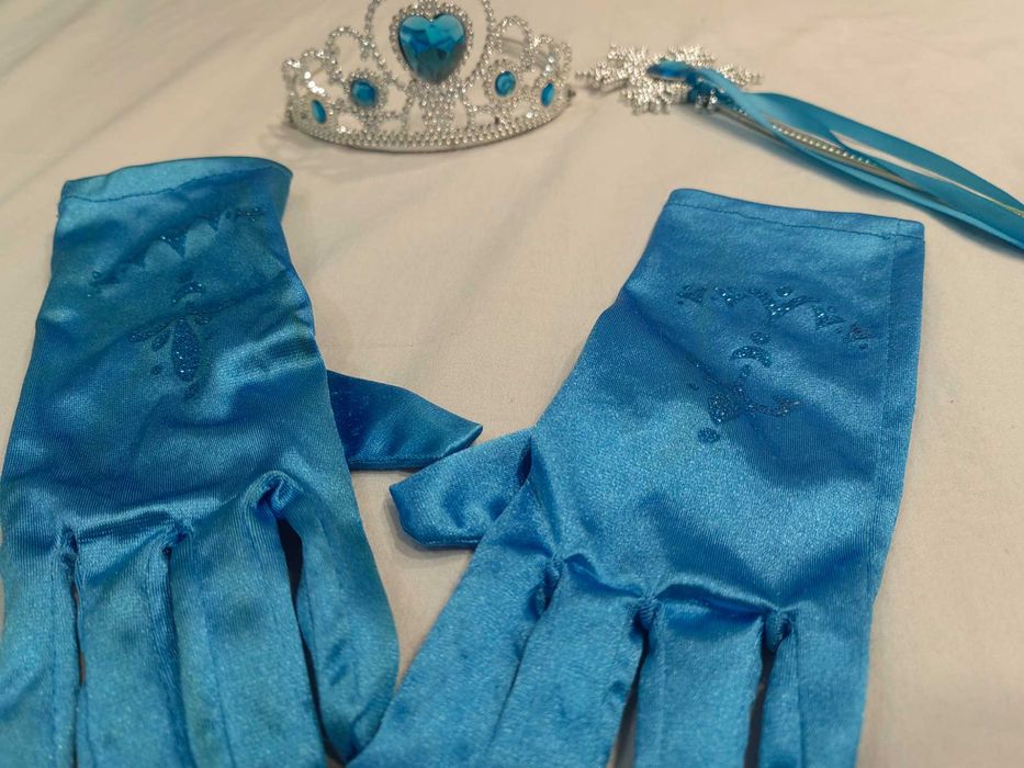 Рокля на Елза за  4 г. момиченце