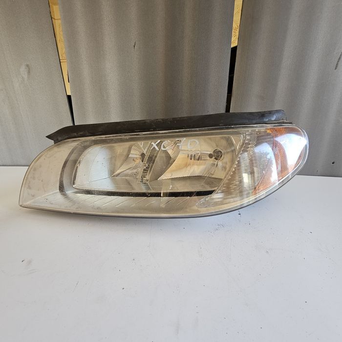 Фар ляв за  Волво В70/С80 Volvo V70/S80