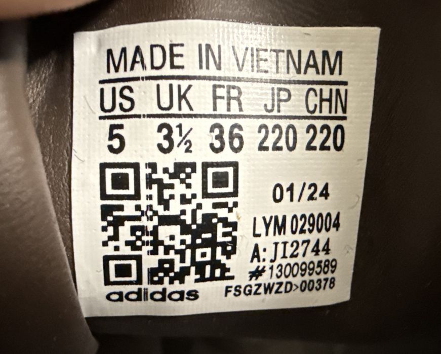 Adidas samba, noi cu eticheta