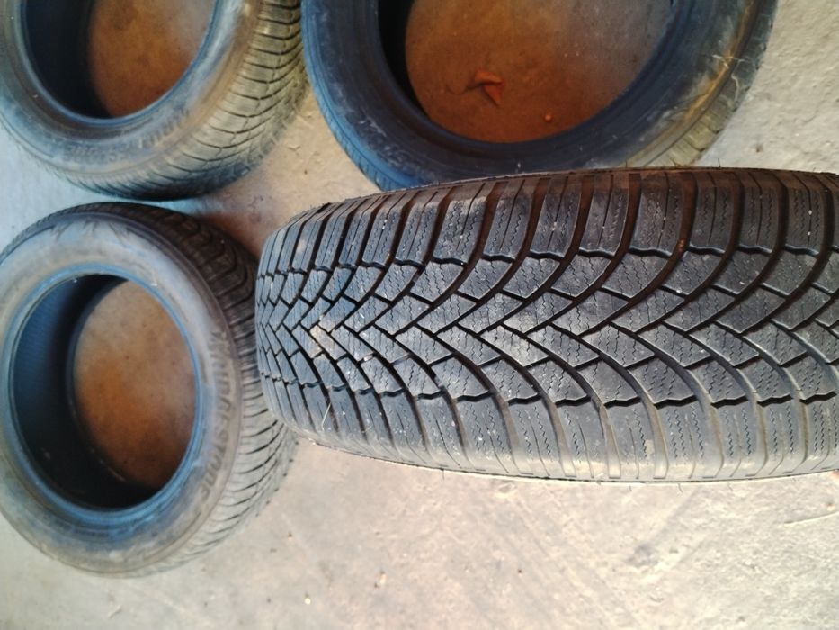 Vând anvelope i iarna