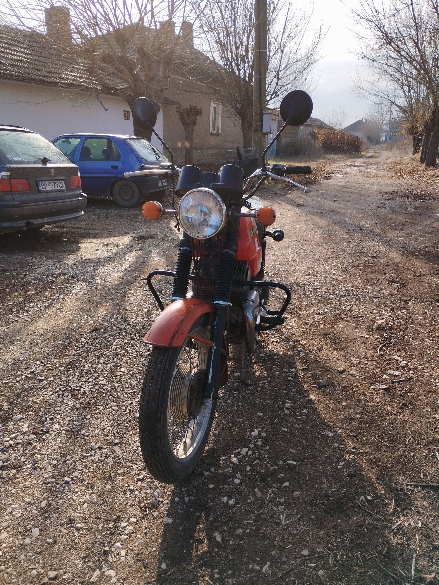 Два броя CZ 350 12v