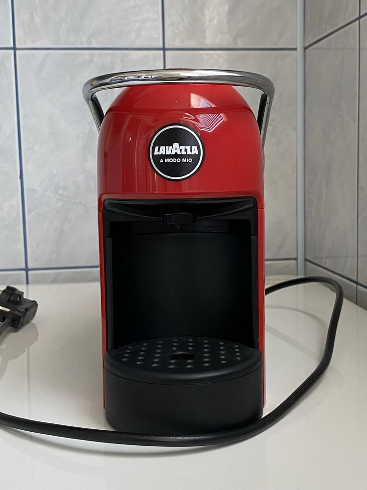 Кафемашина с капсули Lavazza jolie
