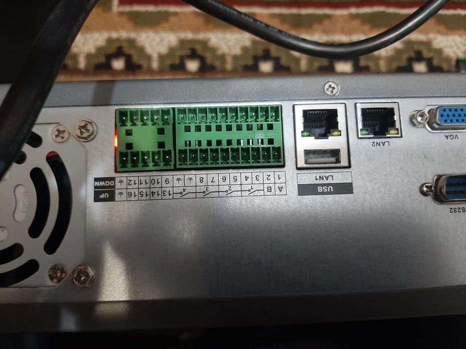 Server și 3 camere video second-hand