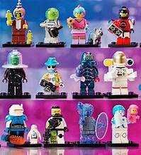 Minifigurine LEGO, Seria 26, Alien Tourist, IDENTIFICATE + 5 Iunie
