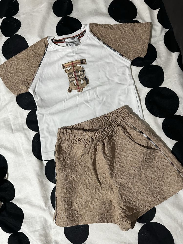 Детски комплект burberry