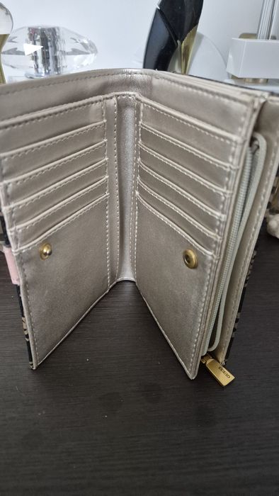 Дамско портмоне Guess