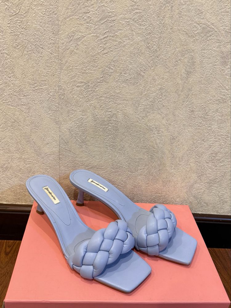 Босоножки stradivarius