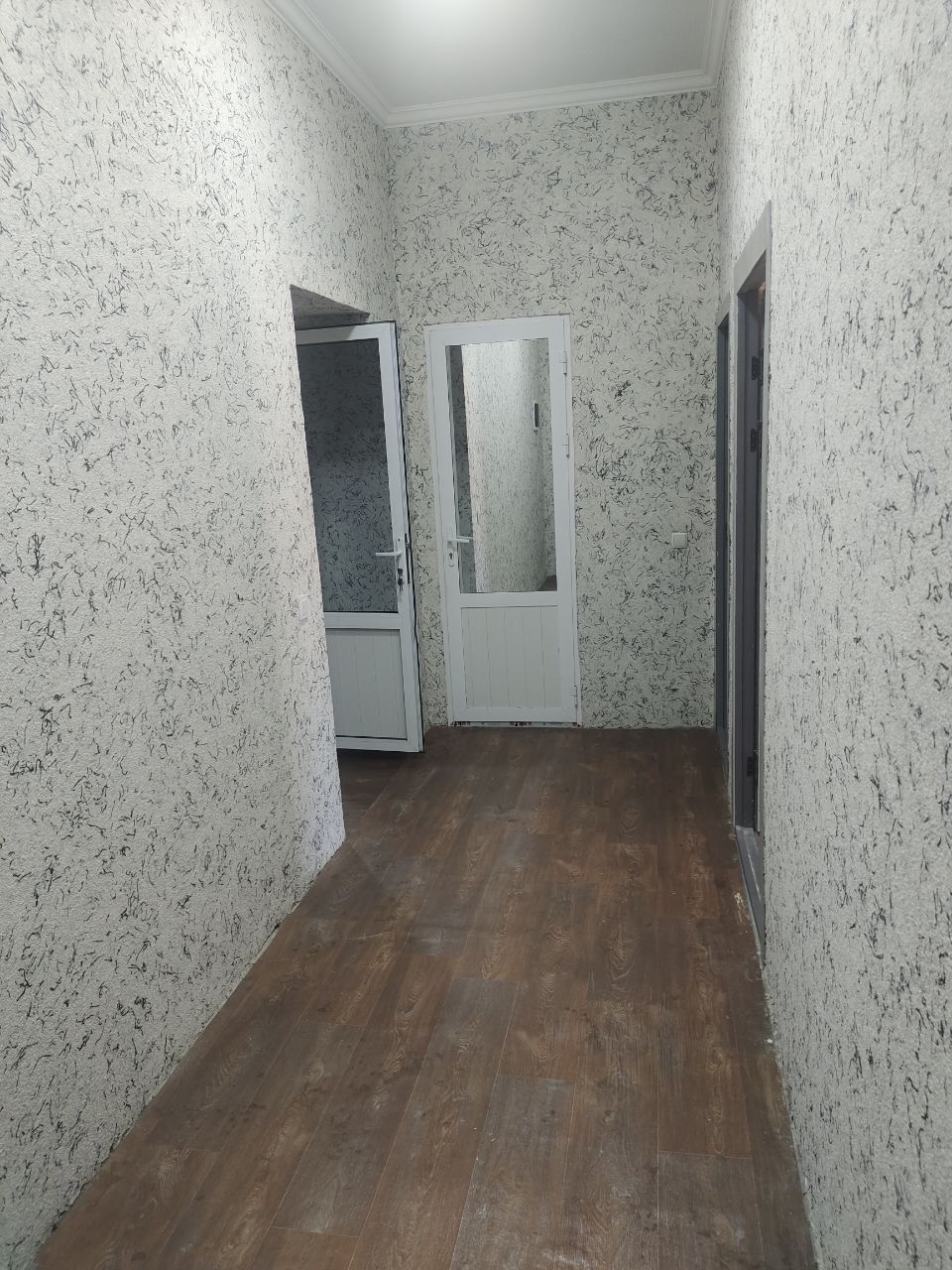 Sotiladi uy srochna bek barka domlari
