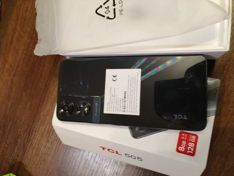 Смартфон TCL 505