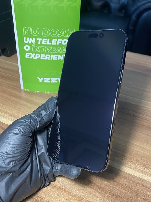 iPhone 16 Pro Max • 256 GB • Black Titanium