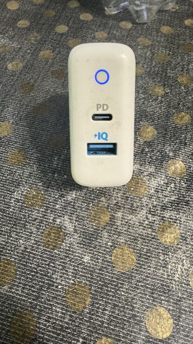 Зарядно устройство Anker 33W