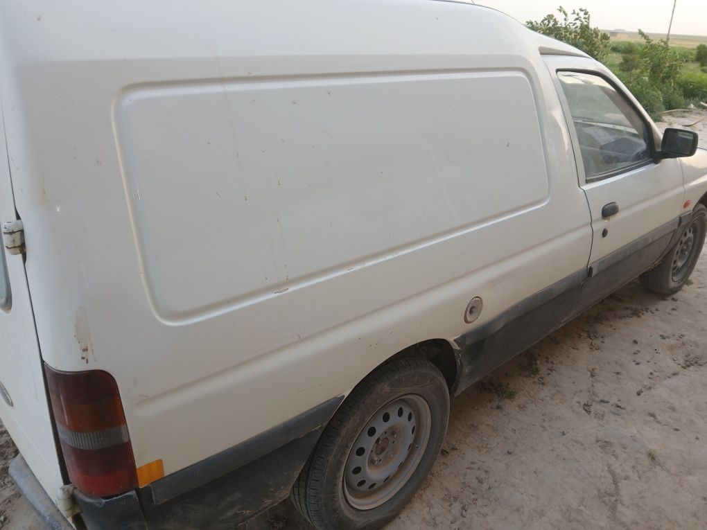 Ford escort van yuk tashish qulaylik kop