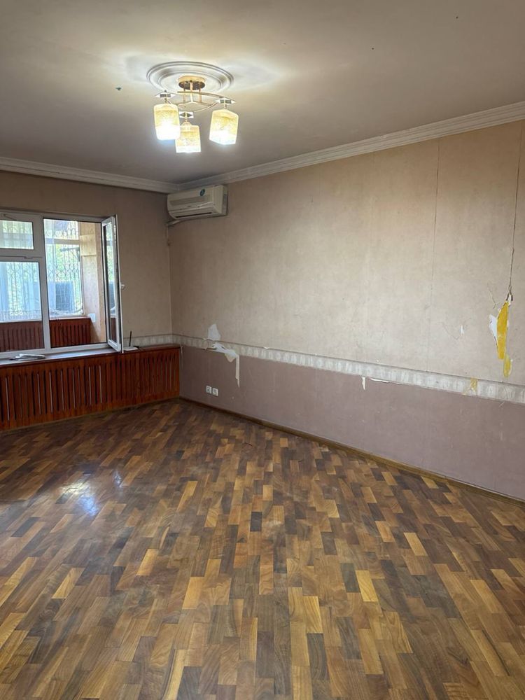 Продажа метро Буюк Ипак Йули Ул. Лафарга 3/2/4 78м2  без ремонт