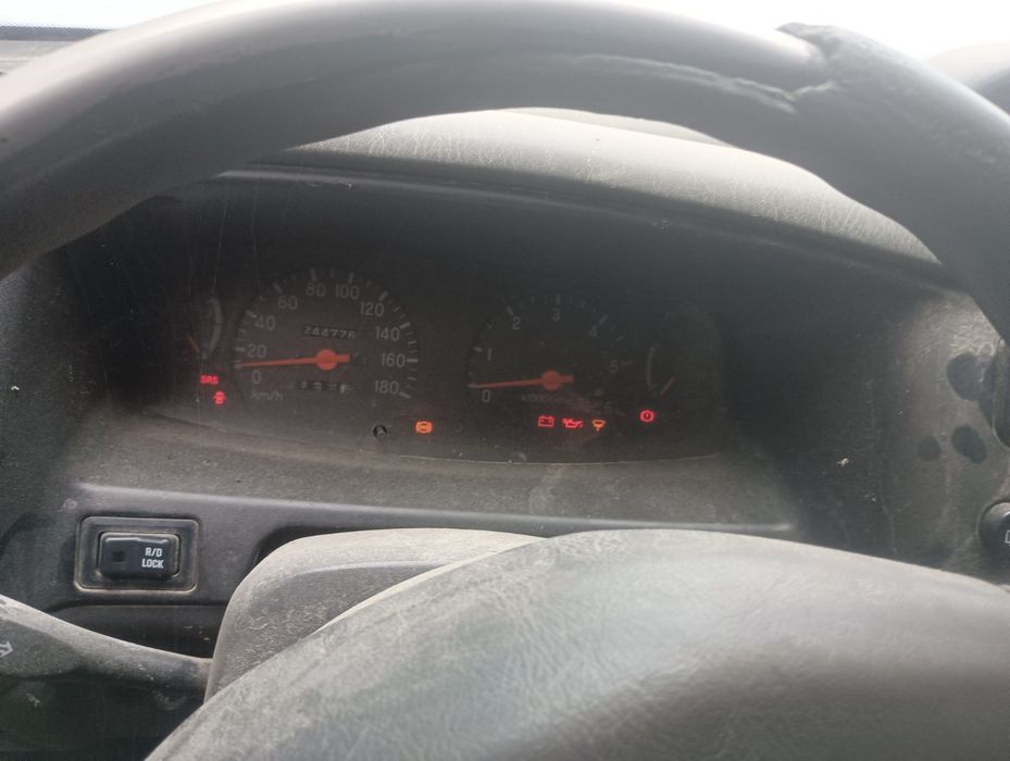 Мицубиши Л 200 2.5тд 116 коня 02 год на части