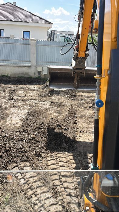 Sapat/nivelat/terasat miniexcavator si transport basculabil 7 tone