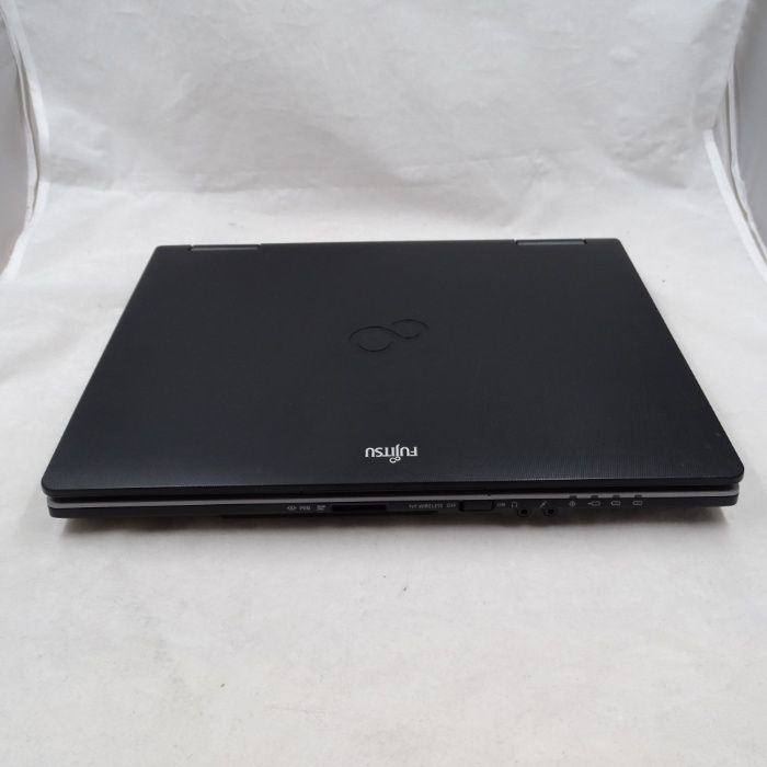 Лаптоп Fujitsu S752 I5-3230M 4GB 320GB HDD 1366x768 с Windows 10