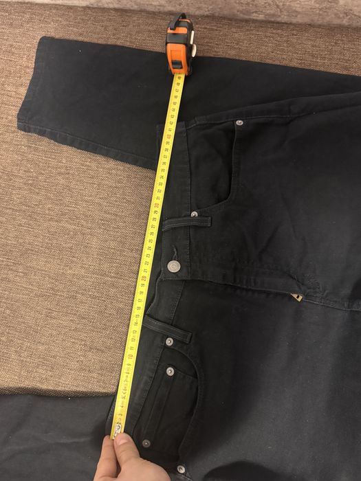 Blugi Levis ( nu Gang, bu Mustang, nu Tommy Hilfiger, nu Calvin Klein)