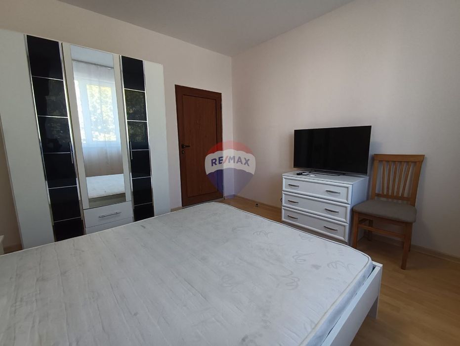 Дава се под наем Тристаен апартамент в Варна, Трошево - 100 кв.м за 612 € - Снимка #9