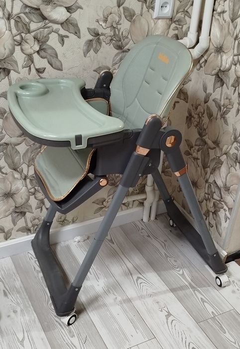 Столик детский в идеальном состоянии