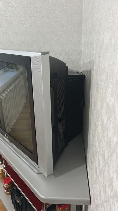 Продам телевизор