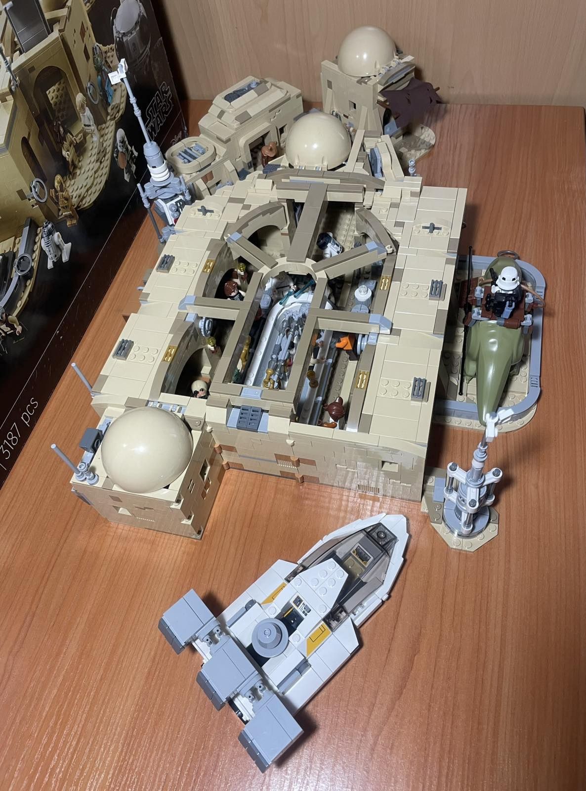 Лего Star wars set 75290 - Mos Eisley Cantina™