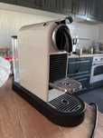 Espressor Nespresso Citiz alb