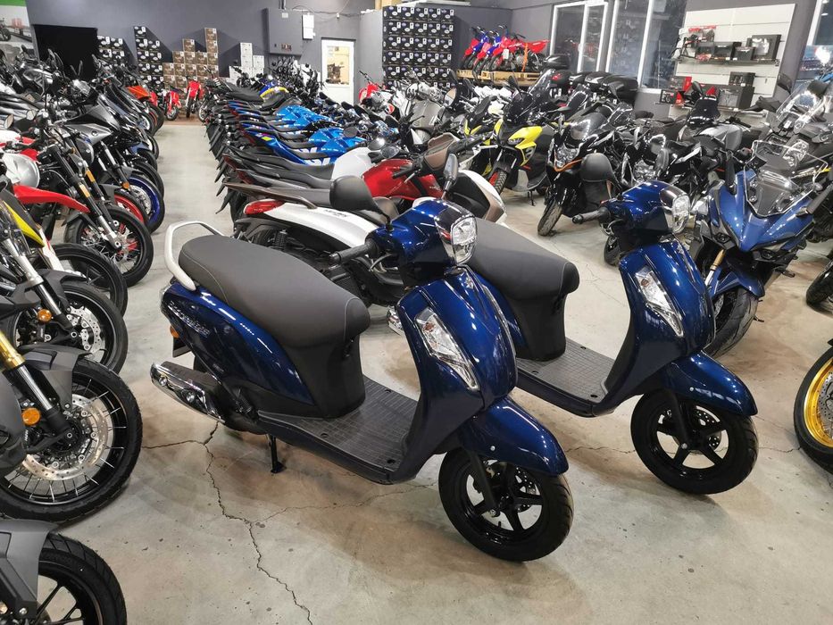 Suzuki Adress 125 nou -se conduce cu B125- Suzuki Constanta