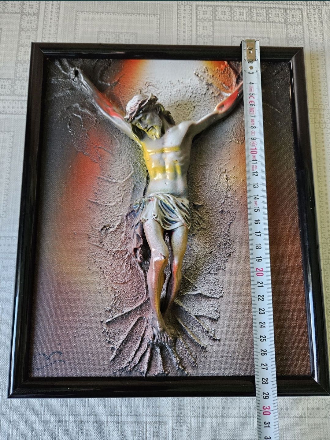Crucifix inedit(Iisus aplicat pe panza pictata)