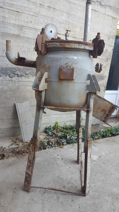 продаю реактор эмалированный 100 л.