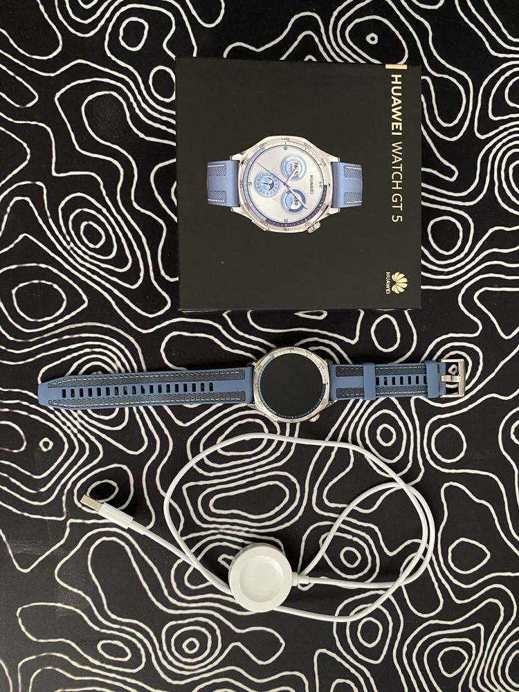 Смарт часовник Huawei watch GT5