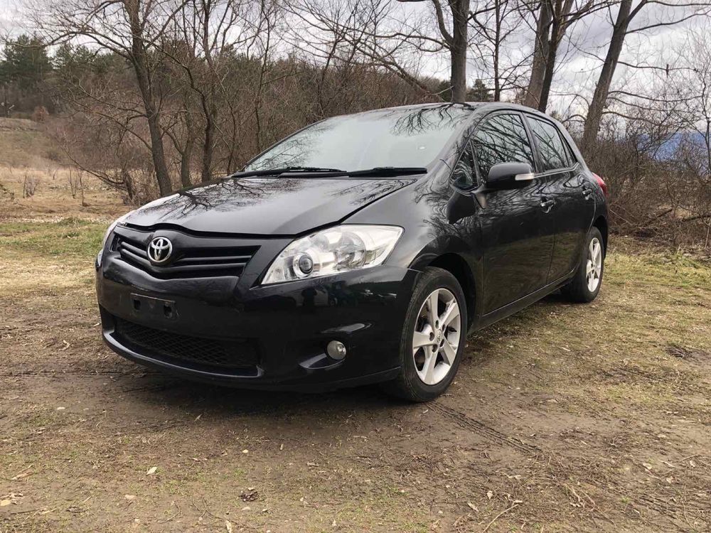 Тойота Аурис//Toyota Auris 1.33vvti 99кс// 2010-2012г